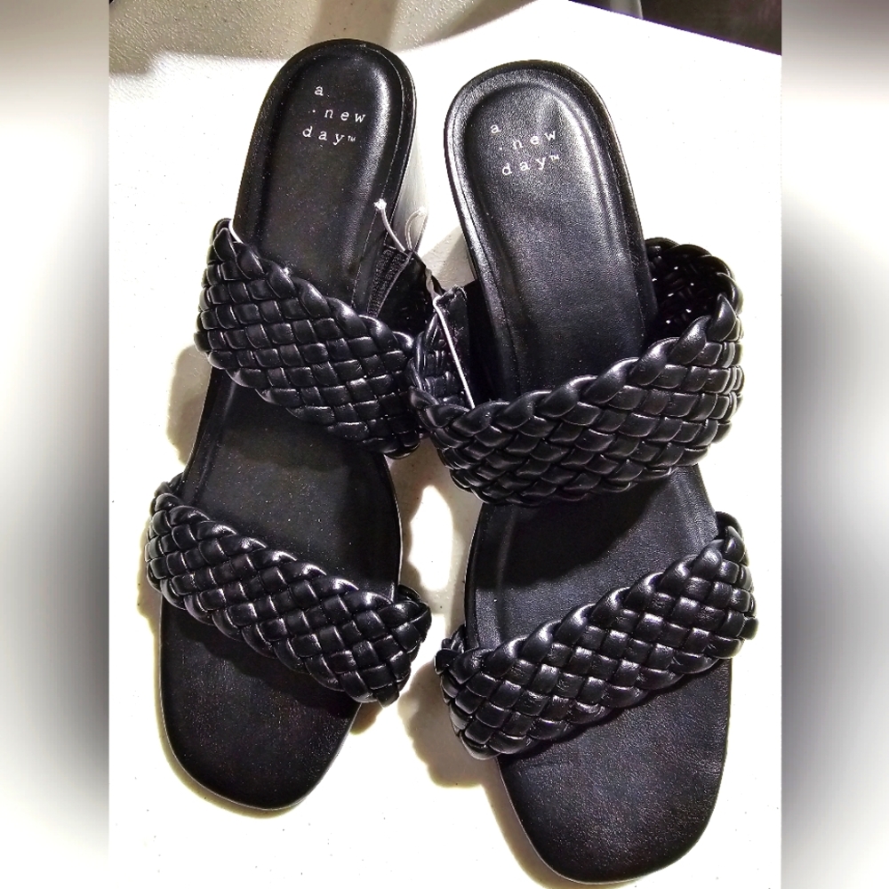 New day slippers